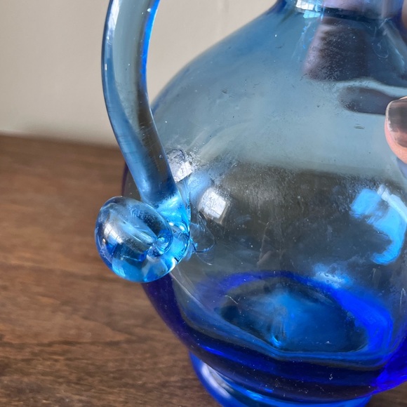 Vintage MCM Hand Blown Teal Blue Glass Pitcher 8” - Picture 5 of 7